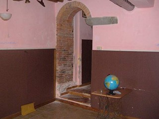 Immobile commerciale in Vendita a Crespina Lorenzana, zona Tremoleto, 270'000€, 200 m²