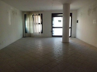 Immobile commerciale in Vendita a Pisa, 180'000€, 88 m²