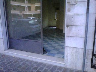 Immobile commerciale in Vendita a Pontedera, 70'000€, 36 m²