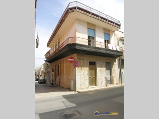 Casa Indipendente in Vendita a Pachino, 100'000€, 200 m²