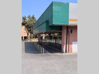 Capannone in Vendita a Castelleone, 400'000€, 1600 m²