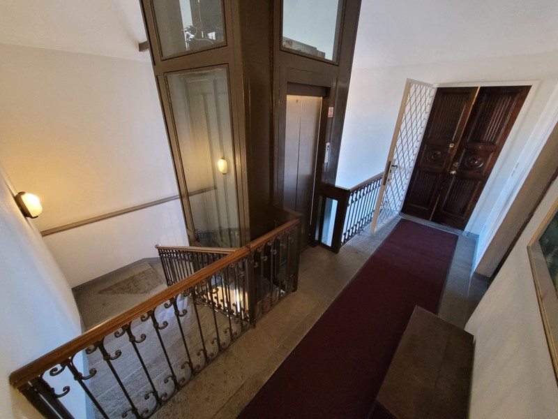 Appartamento in Vendita a Asti, 1'050'000€, 626 m², con Box
