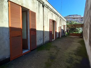 Casa Indipendente in Vendita a Gravina di Catania, zona Centro, 155'000€, 90 m²