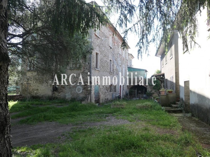 Casa di corte in Vendita a Pietrasanta, 980'000€, 700 m²