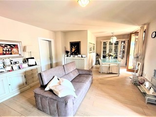 Appartamento in Vendita a Certaldo, 380'000€, 110 m², con Box