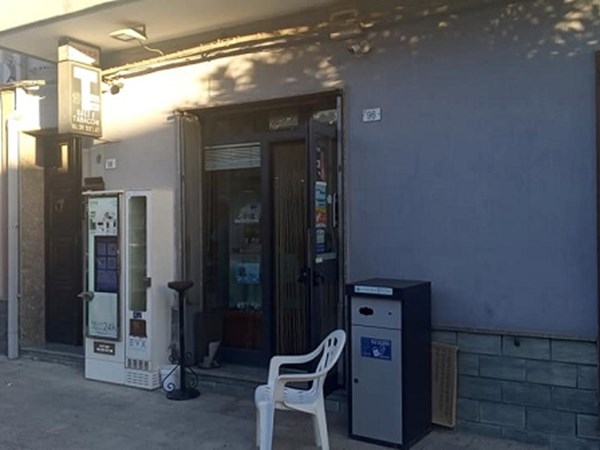 Attività commerciale in Vendita a San Donaci, zona Via Cellino 96, 40 m²