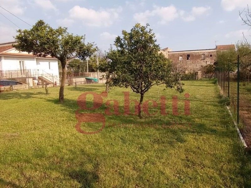 Terreno edificabile in Vendita a Pastorano, 25'000€, 653 m²