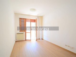 Ufficio in Affitto a Perugia, zona Ponte San Giovanni, 400€, 60 m²