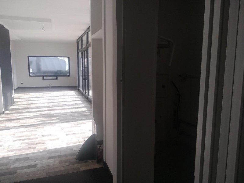 Immobile commerciale in Vendita a Cerreto Guidi, zona Stabbia, 100'000€, 100 m²