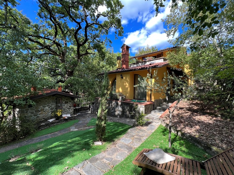 Casa Indipendente in Vendita a Villafranca in Lunigiana, 365'000€, 240 m²