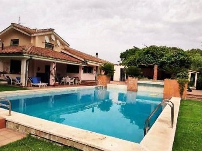 Villa in Vendita a Roma, zona Olgiata, 614'400€, 631 m²