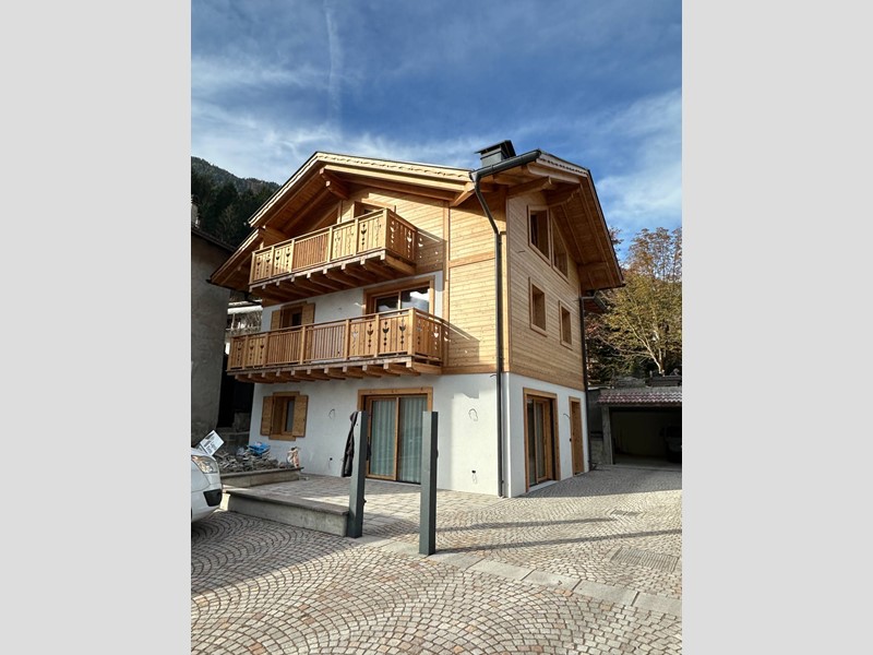 Attico in Vendita a Spiazzo, zona Mortaso, 185 m²