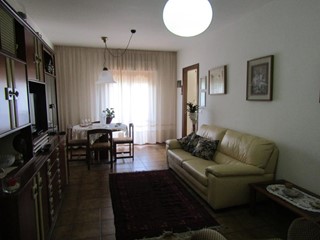 Appartamento in Vendita a Carrara, zona Avenza, 205'000€, 85 m², arredato