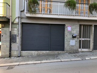 Negozio in Vendita a Canosa di Puglia, 125'000€, 110 m²