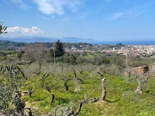 Terreno agricolo in Vendita a Barcellona Pozzo di Gotto, 25'000€, 2000 m²