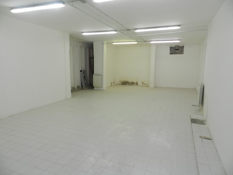 Immobile commerciale in Vendita a Roma, 190'000€, 160 m²