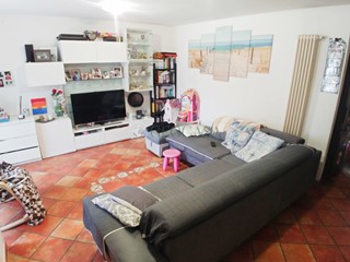 Appartamento in Vendita a Fosdinovo, zona Caniparola, 159'000€, 72 m²