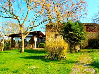 Casa di corte in Vendita a Poggibonsi, zona Staggia, 580'000€, 140 m², con Box