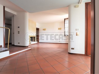 Casa Semi Indipendente in Affitto a Castegnero, 2'600€, 326 m², con Box