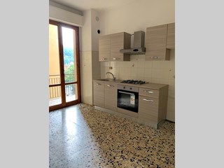 Appartamento in Vendita a Aulla, zona Aulla centro, 105'000€, 95 m²