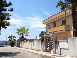 Monolocale in Affitto a Brindisi, zona Casale, 390€, 45 m², arredato