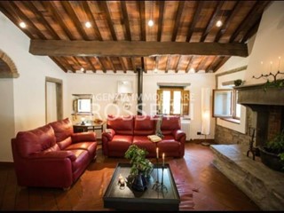 Casale in Vendita a Vinci, 420'000€, 150 m²