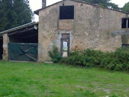 Casa di corte in Vendita a Empoli, 295'000€, 400 m²