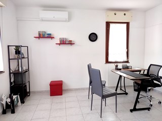 Ufficio in Affitto a Assemini, 15 m²