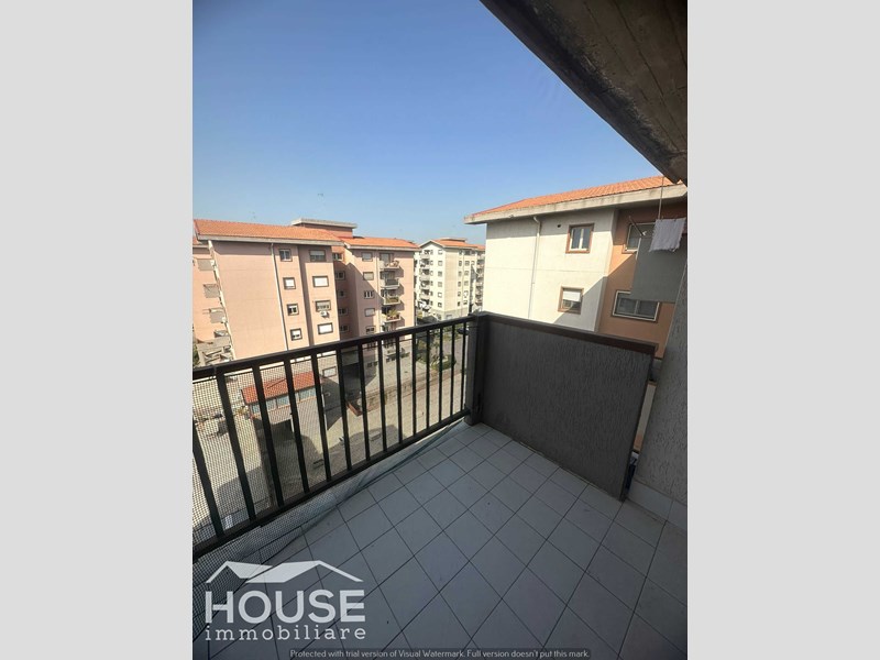 Appartamento in Vendita a Paternò, zona viale dei platani, 80'000€, 90 m²