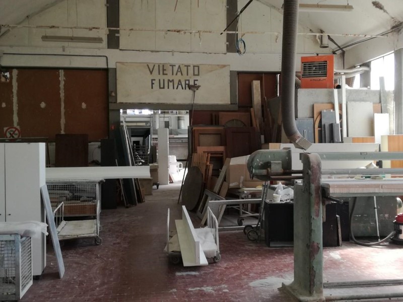Laboratorio in Vendita a Terricciola, zona Selvatelle, 48'000€, 180 m²