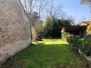 Casa di corte in Vendita a San Giuliano Terme, zona Campo, 185'000€, 600 m²