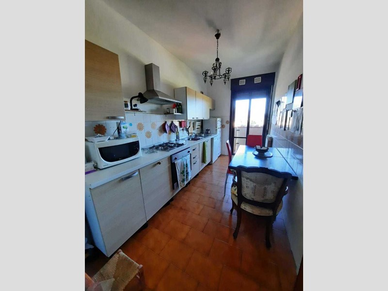 Appartamento in Vendita a Lucca, zona Sant'Anna, 149'000€, 110 m²