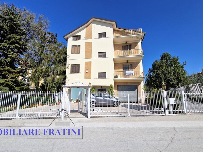 Casa Indipendente in Vendita a Maltignano, 369'000€, 330 m²