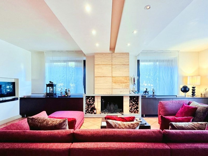 Villa bifamiliare in Vendita a Camaiore, zona Lido di Camaiore, 795'000&euro;, 200 m²