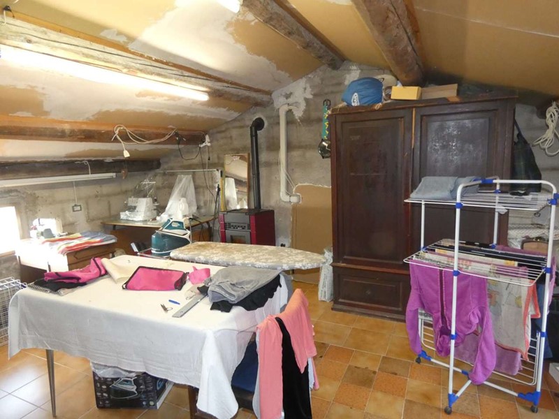 Quadrilocale in Vendita a Jesi, 135'000€, 85 m²