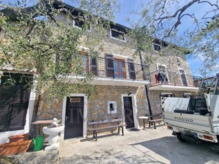 Casa Indipendente in Vendita a Bordighera, zona Sasso Di Bordighera, 750'000€, 220 m²