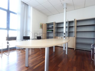 Ufficio in Vendita a Monticello Conte Otto, 180'000€, 136 m², arredato