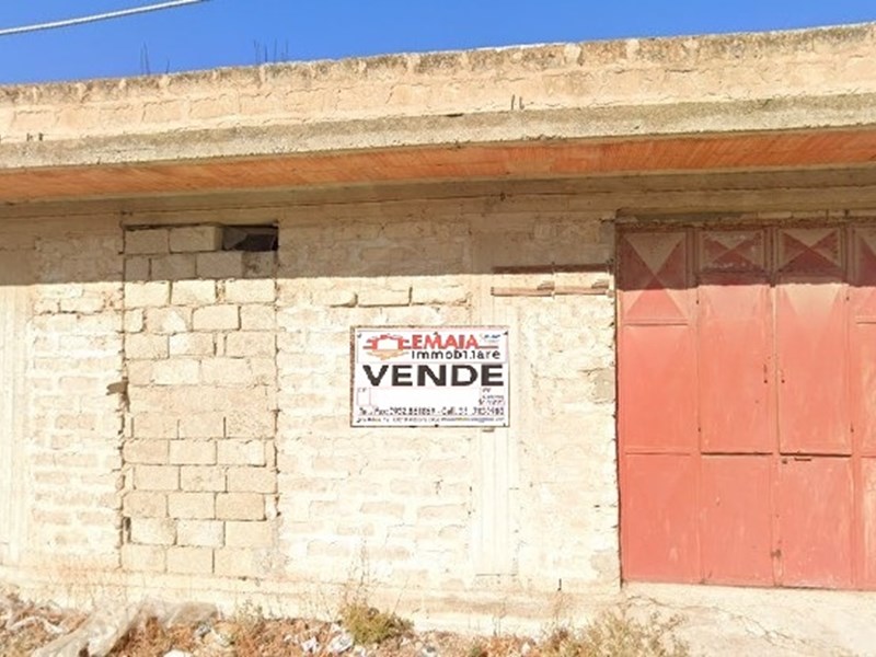 Rustico in Vendita a Vittoria, zona Via Dante di Nanni , 70'000€, 300 m²