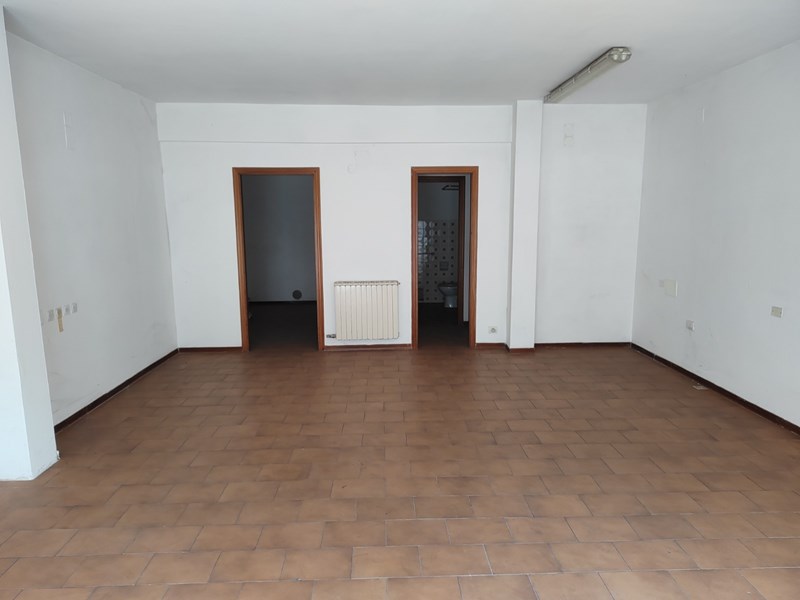 Negozio in Vendita a Firenze, zona Firenze, 60'000€, 50 m²