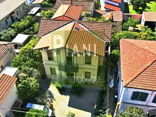 Appartamento in Vendita a Livorno, zona Ardenza, 850'000&euro;, 330 m²