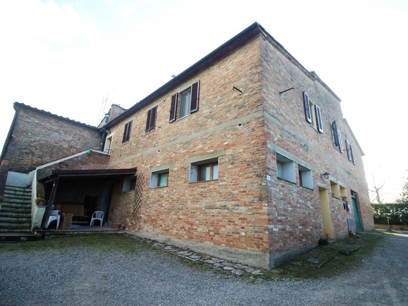 Casa Semi Indipendente in Vendita a Siena, zona Monsindoli, 280'000€, 233 m²