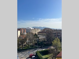 Appartamento in Vendita a Nichelino, 179'000€, 107 m², con Box