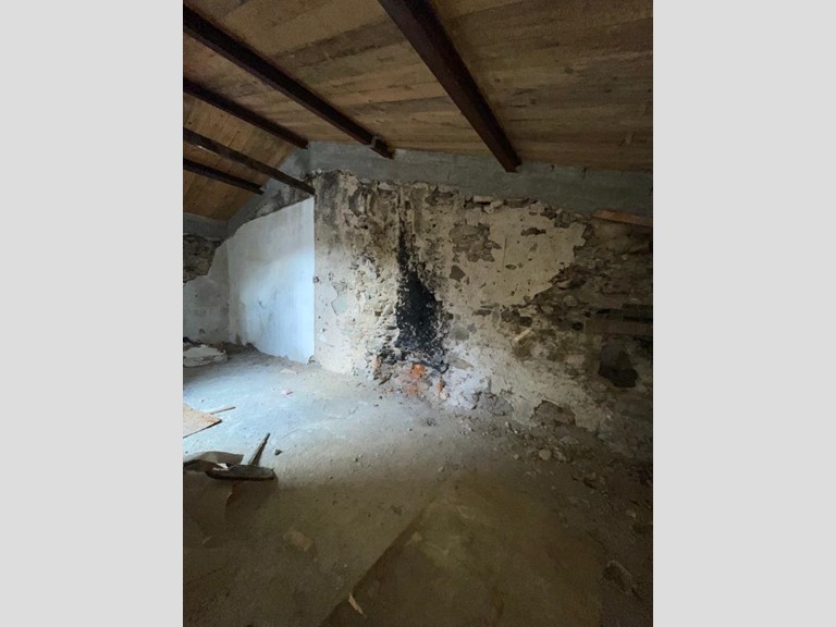 Casa Semi Indipendente in Vendita a Riccò del Golfo di Spezia, zona Ricco' paese, 60'000€, 140 m²