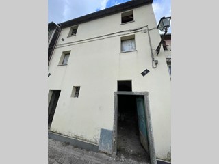 Casa Semi Indipendente in Vendita a Riccò del Golfo di Spezia, zona Ricco' paese, 60'000€, 140 m²