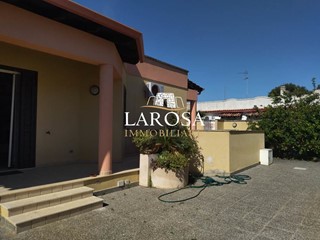 Casa Indipendente in Vendita a Melendugno, zona Torre Specchia, 200'000€, 110 m²