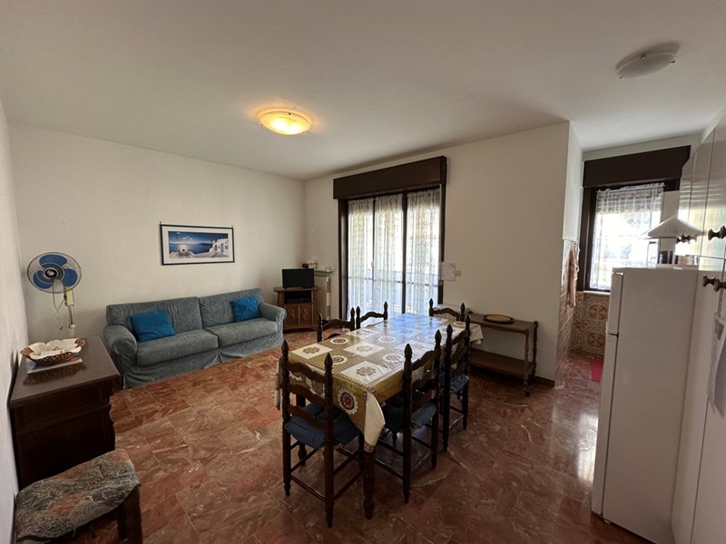 Trilocale in Vendita a Sestri Levante, zona Riva Trigoso, 270'000€, 72 m²