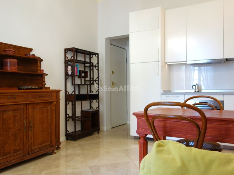Trilocale in Affitto a Sanremo, 950€, 75 m², arredato