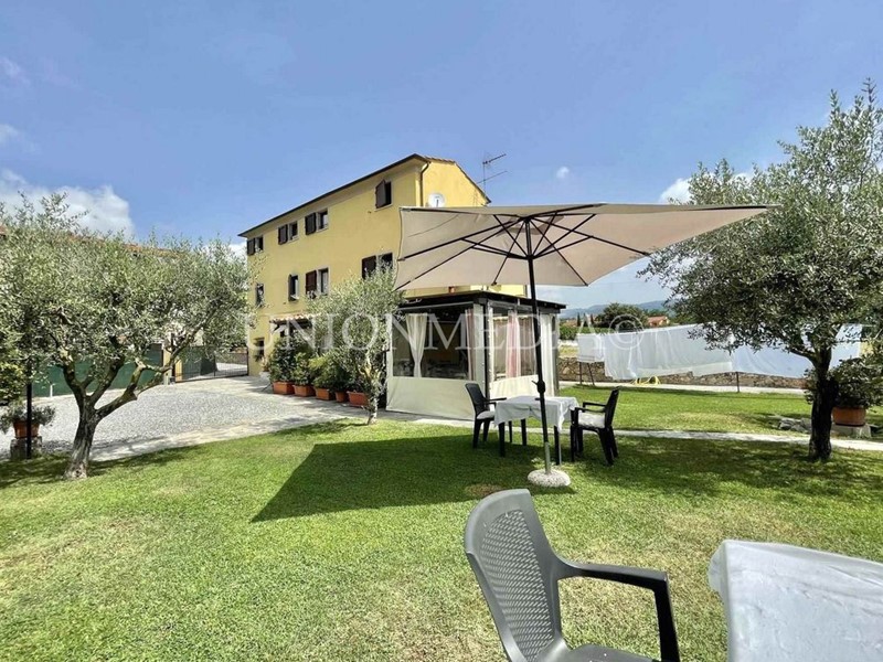Rustico in Vendita a Sarzana, 400'000€, 160 m²