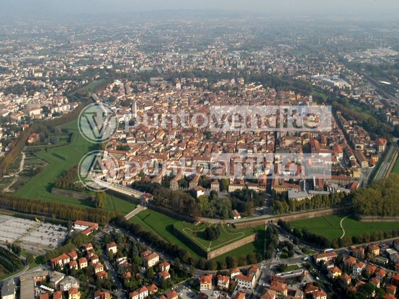 Immobile commerciale in Vendita a Lucca, zona San Marco, 150'000€, 110 m²