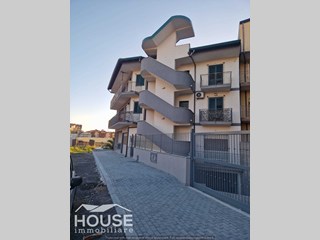 Appartamento in Vendita a Paternò, 90'000€, 95 m²